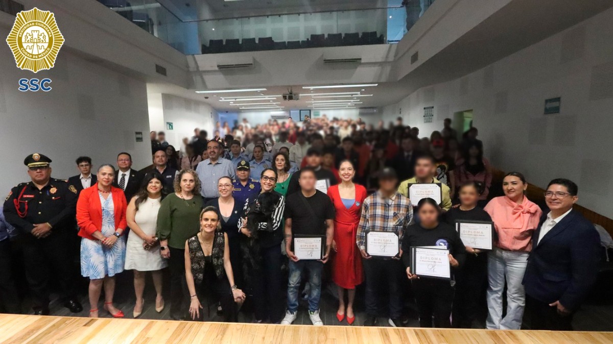 106 JÓVENES CIERRAN UN CICLO Y APUESTAN POR LA REINSERCIÓN SOCIAL EN LA CDMX