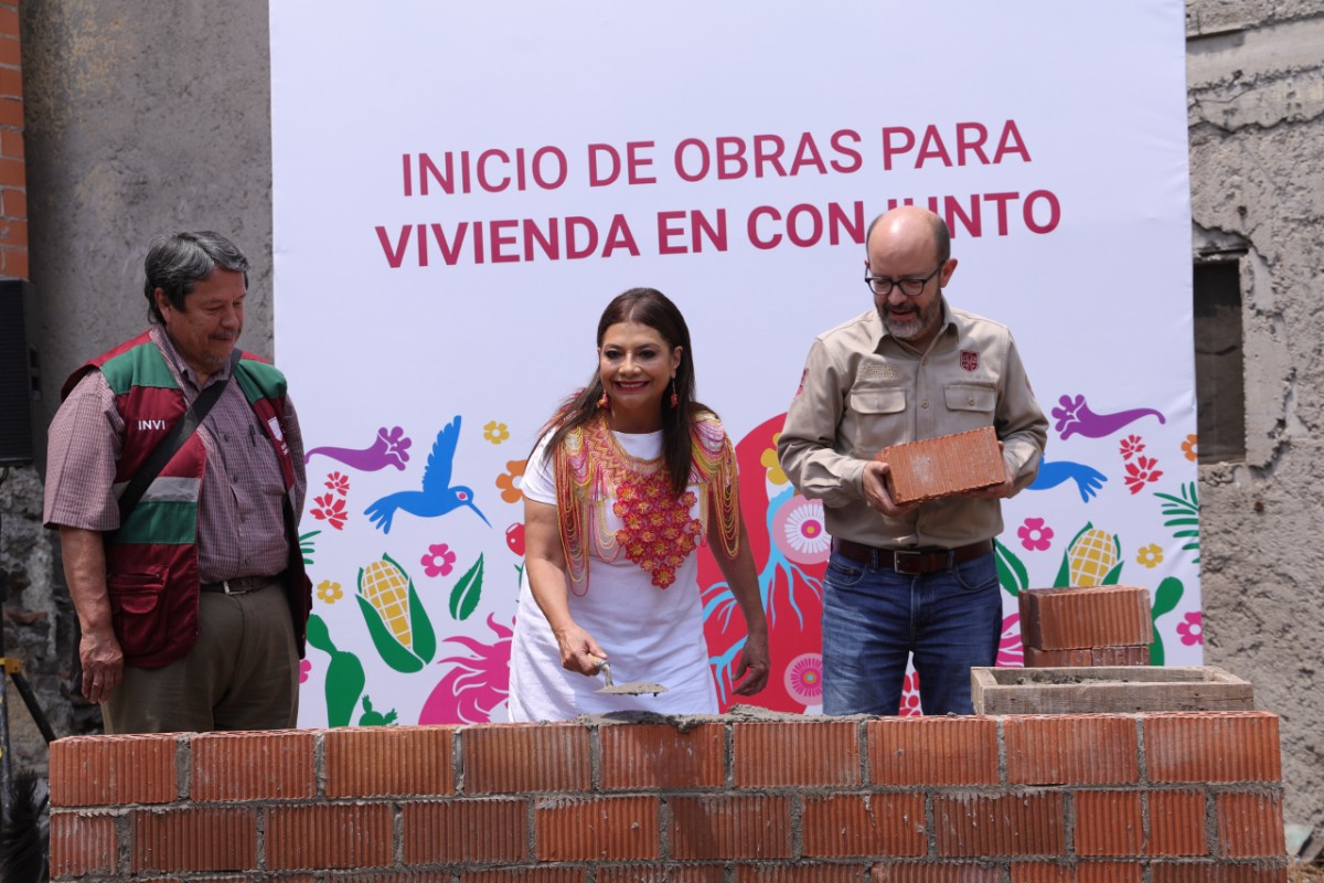BRUGADA MOLINA COLOCÓ LA PRIMERA PIEDRA DE LA OBRA DE VIVIENDA EN CONJUNTO