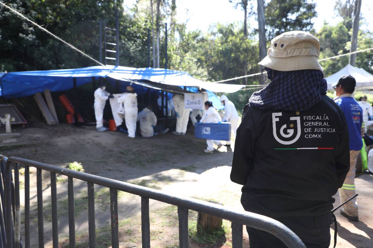 CIUDAD DE MÉXICO: RECUPERAN 65 CUERPOS EN FOSA DEL PANTEÓN CIVIL DE DOLORES