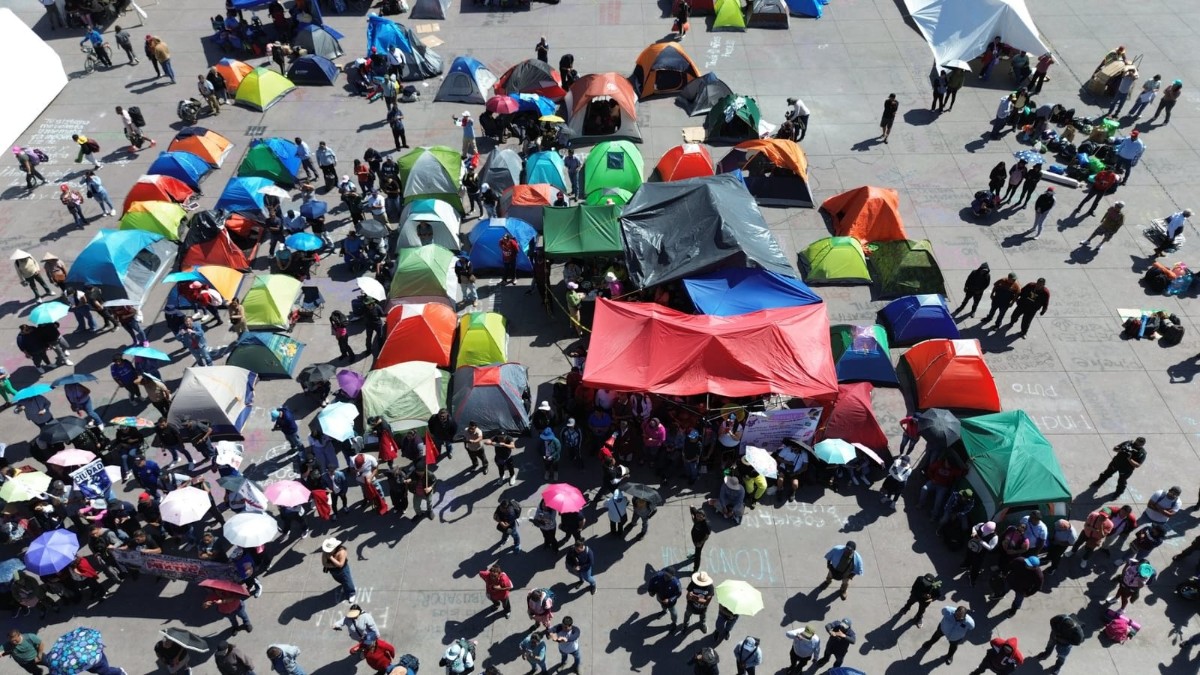 CNTE LIBERA EL ZÓCALO; CONCLUYE PARO DE 72 HORAS