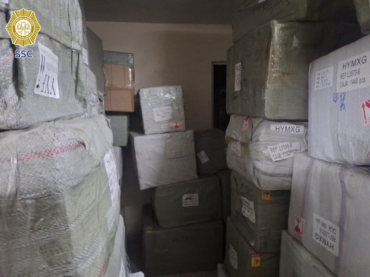 DECOMISAN MÁS DE 79 TONELADAS DE MERCANCÍA ILEGAL EN EL CENTRO DE LA CDMX
