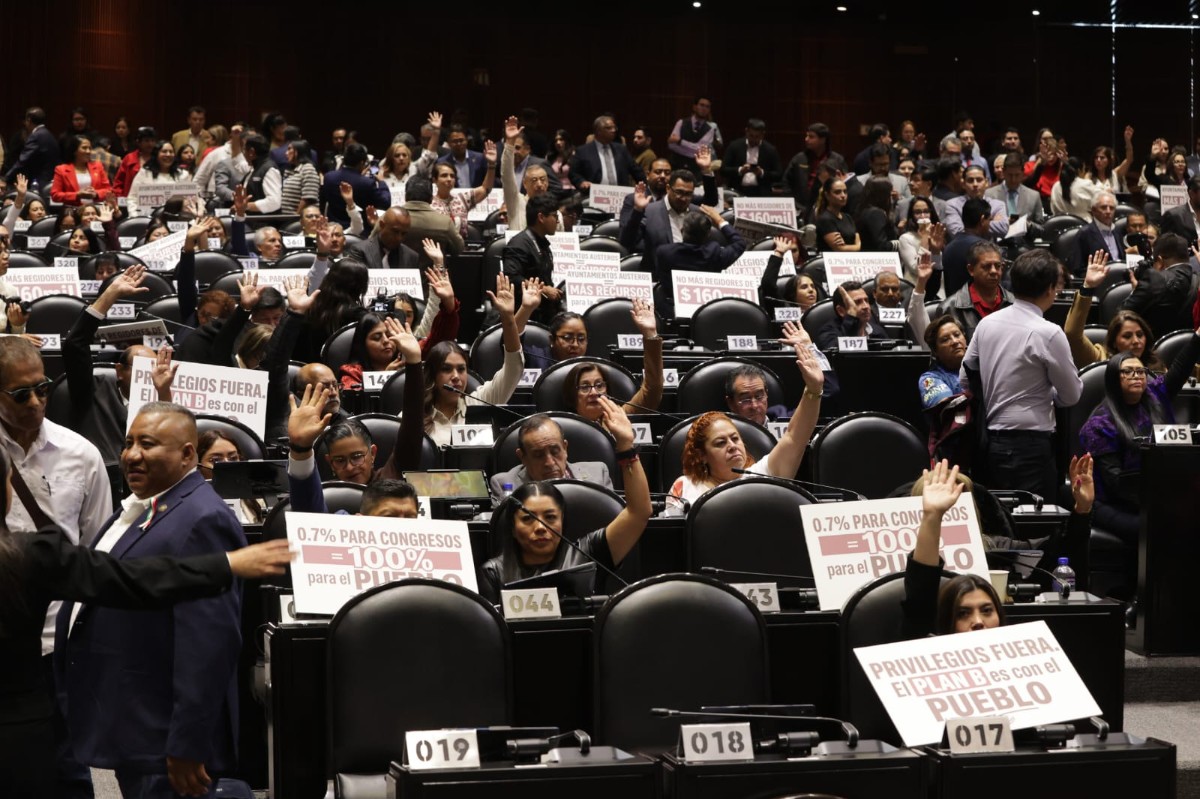 DIPUTADOS APRUEBAN REFORMA CONSTITUCIONAL PARA REDUCIR PRIVILEGIOS Y REFORZAR MECANISMOS DE CONTROL DEMOCRÁTIDO