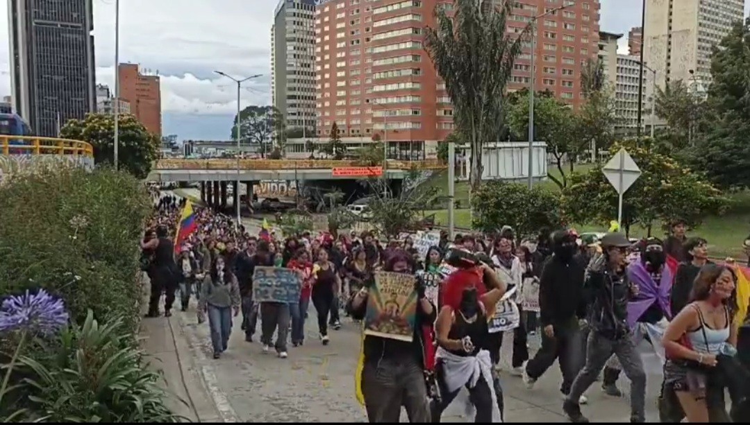 ENFRENTAMIENTOS AGRAVAN CRISIS CIVIL EN BOLIVIA