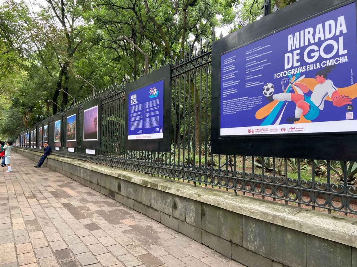 EXPOSICIÓN MIRADAS DE GOL FOTÓGRAFAS EN LA CANCHA