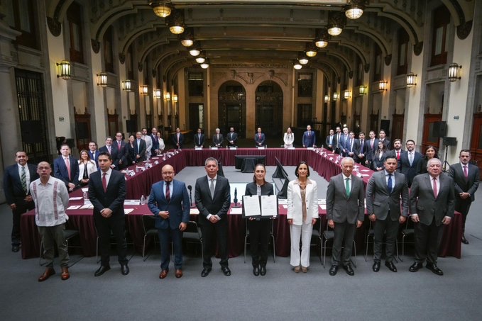 GASOLINEROS RENUEVAN ACUERDO CON EL GOBIERNO PARA MANTENER ESTABLE EL PRECIO DE LOS COMBUSTIBLES
