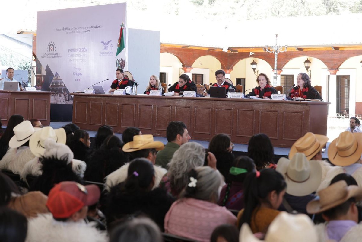 LA SCJN HACE HISTORIA: SESIONA POR PRIMERA VEZ EN PLAZA PÚBLICA ANTE COMUNIDADES INDÍGENAS DE CHIAPAS