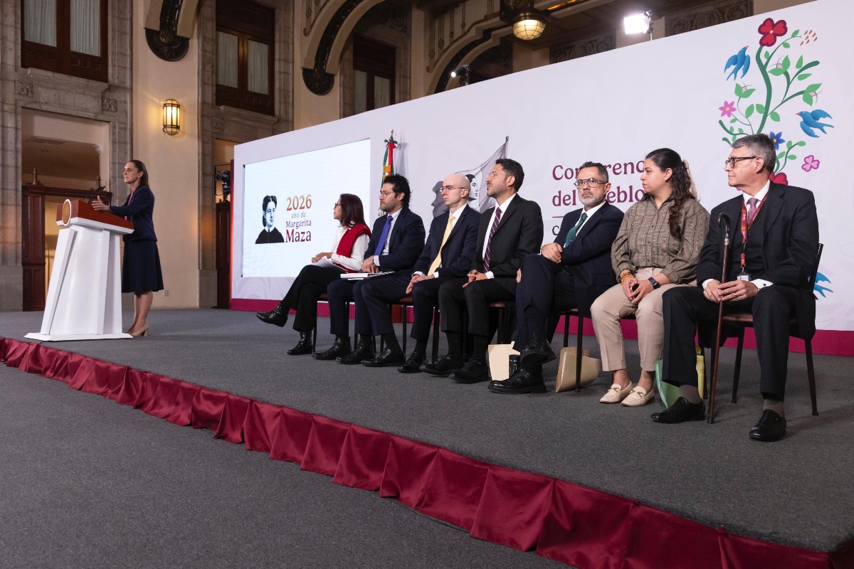 PRESIDENTA SHEINBAUM DESTACA QUE EN 2026 RECIBIRÁN APOYOS 42 MILLONES 860 MIL 296 MEXICANOS