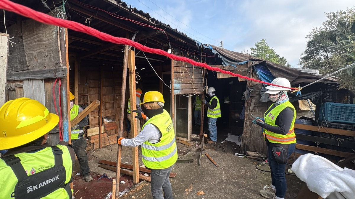 RETIRARAN 168 METROS CÚBICOS DE RESIDUOS URBANOS EN LA BARRANCA SANTA RITA DE  CUAJIMALPA