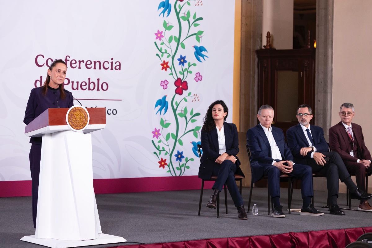 SHEINBAUM ENVÍA INICIATIVA PARA APLAZAR LA ELECCIÓN JUDICIAL A 2028 Y REDUCIR CANDIDATURAS