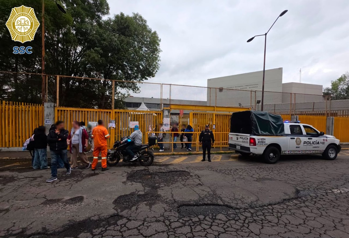 TENSIÓN EN LA PREPA 1 DE LA UNAM: ENCAPUCHADOS TOMAN OFICINAS ADMINISTRATIVAS Y CANCELAN CLASES